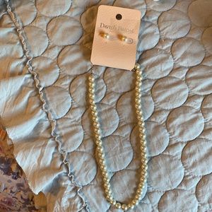 David’s Bridal pearl necklace set